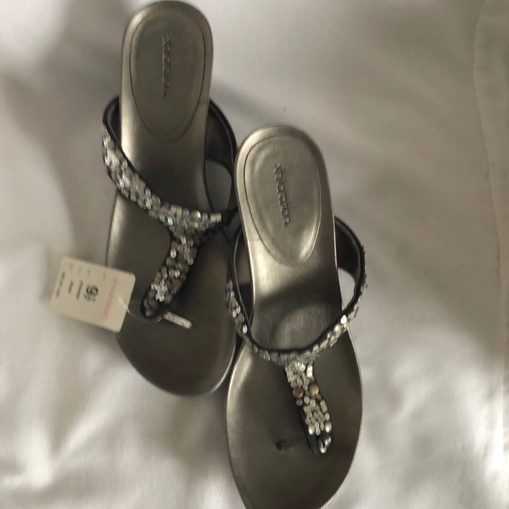 xhilaration ladies sequined sandal Size 9.5.  Silver and black.